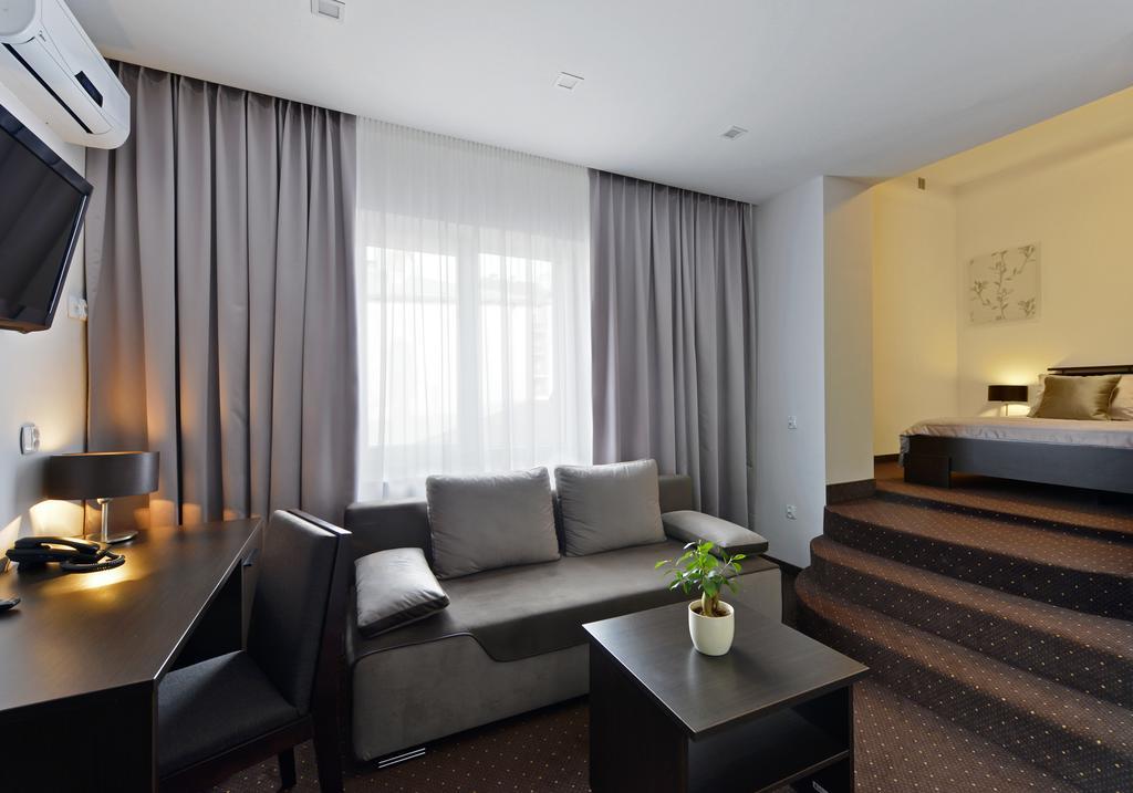 Hotel Capitol Biała Podlaska Dış mekan fotoğraf