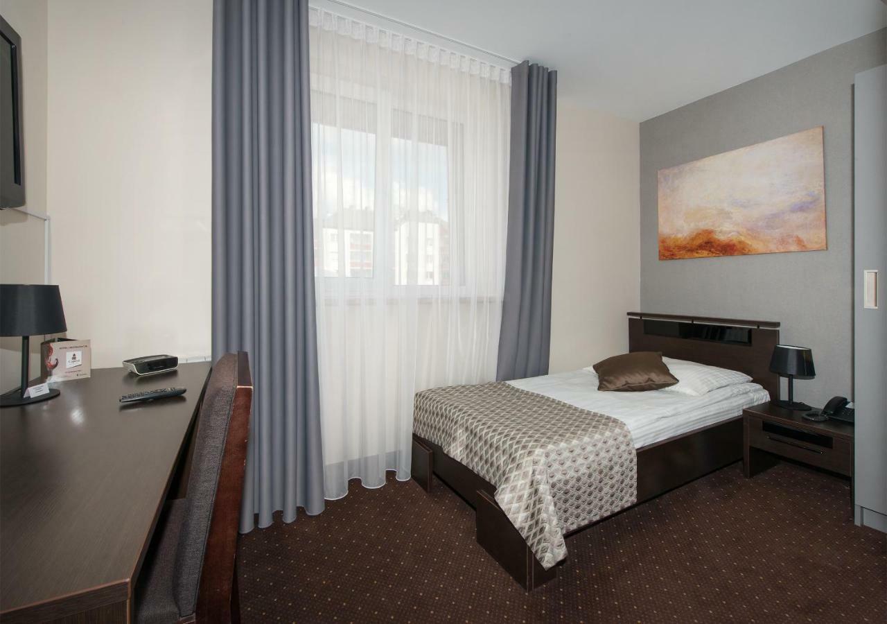 Hotel Capitol Biała Podlaska Dış mekan fotoğraf