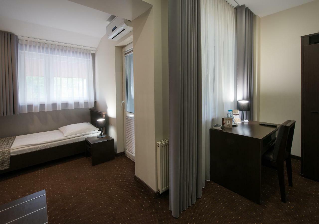 Hotel Capitol Biała Podlaska Dış mekan fotoğraf