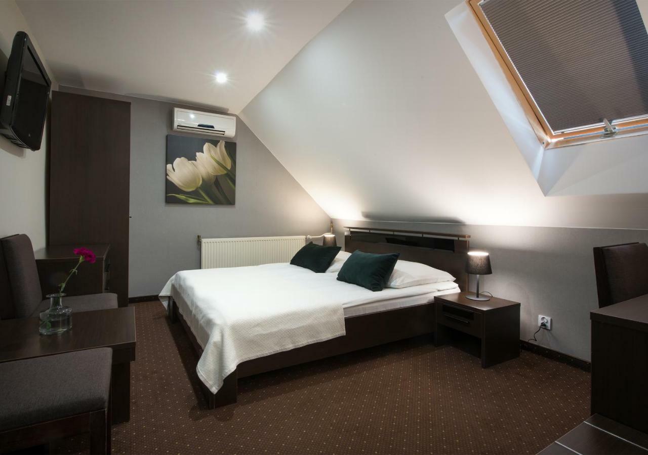 Hotel Capitol Biała Podlaska Dış mekan fotoğraf