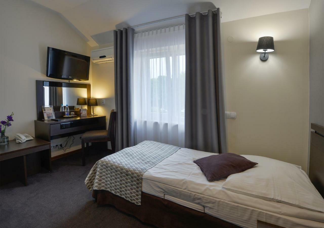 Hotel Capitol Biała Podlaska Dış mekan fotoğraf