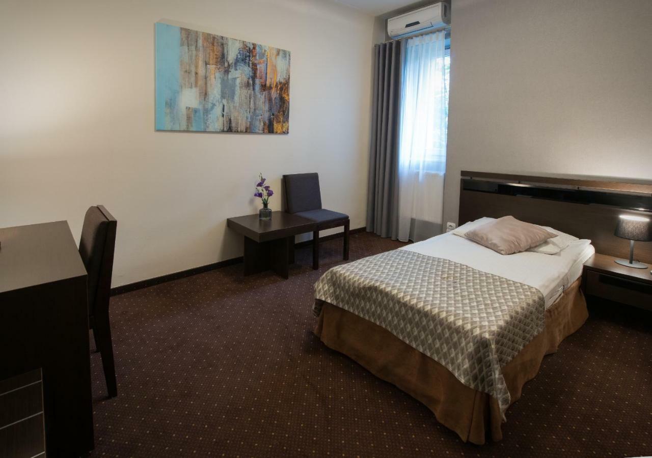 Hotel Capitol Biała Podlaska Dış mekan fotoğraf